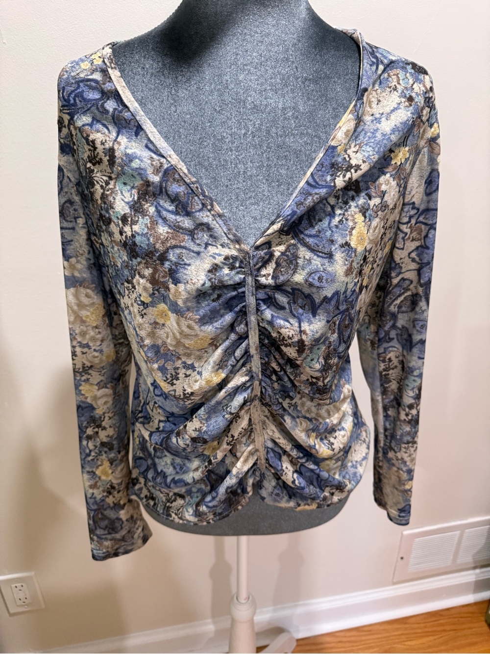 Blue Floral Ruched V-Neck Long Sleeve Top